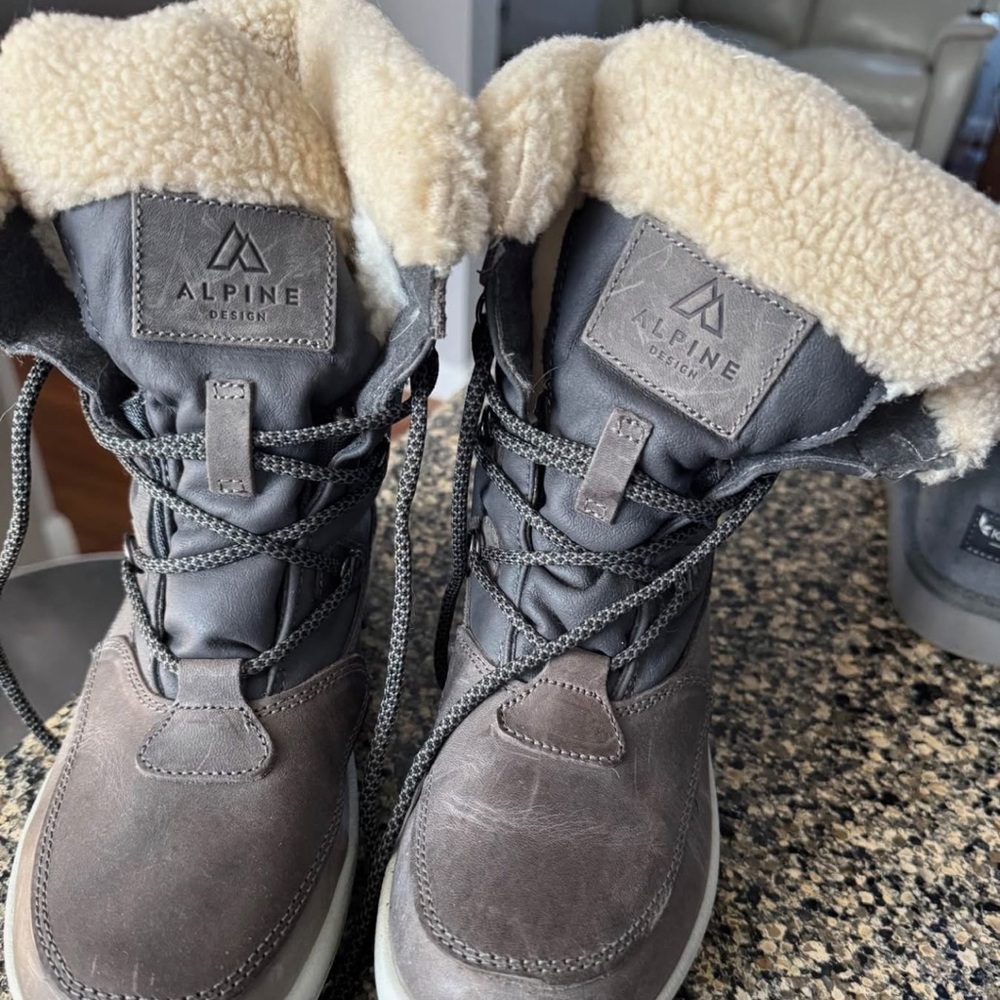 Alpine Design Charcoal and Cream Winter Boots